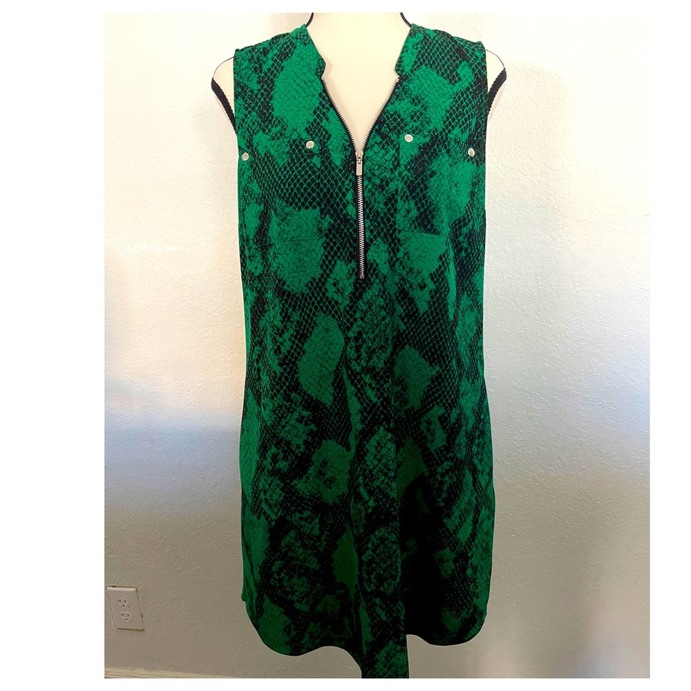New York & Company Stretch Casual dress small.